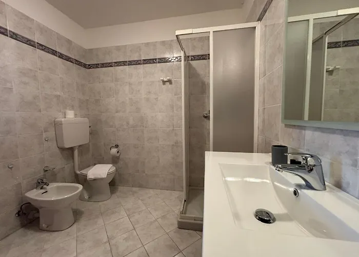 Casa Eva Pianello - Larihome A64 아파트